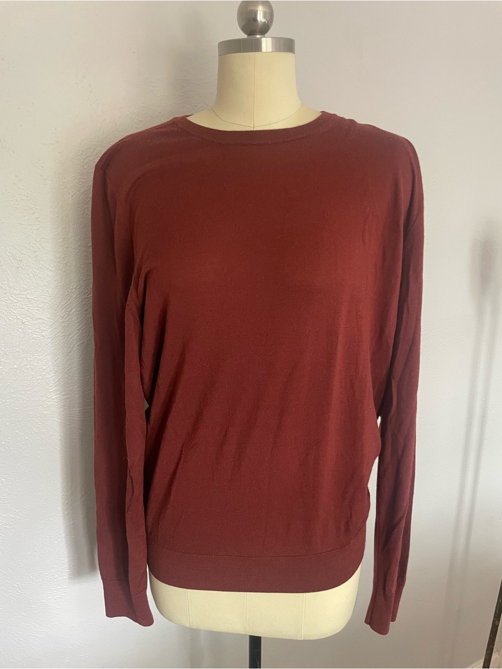 Men's Lightweight CashmereCrewneck Sweater in Burnt Red